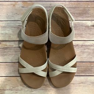 Cali from Sketchers Luxe Foam size 9.5 worn once!